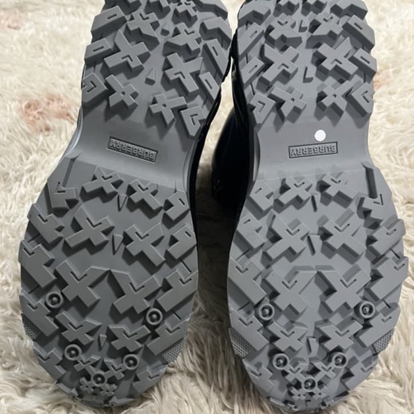 New Authentic Burberry Contrast Sole Ankle Boots - Picture 3 of 5